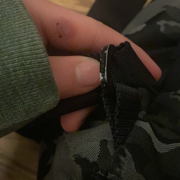 Lululemon city adventure backpack 17L - Picture 5 of 16